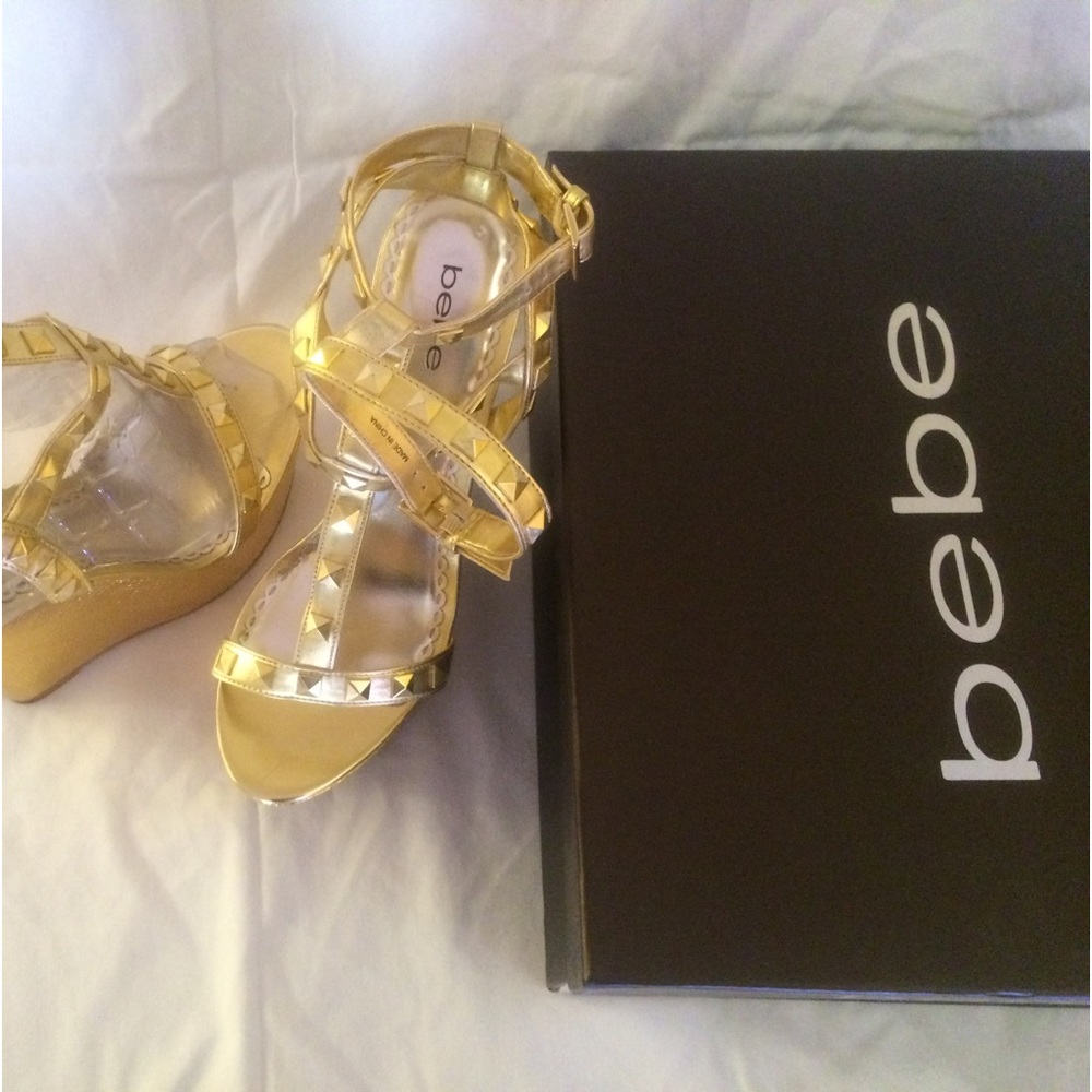 Bebe - Gold wedge sandal